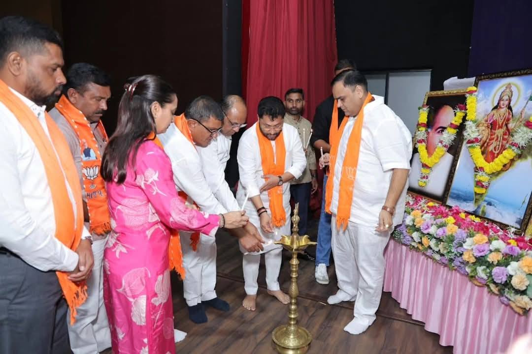 તા.૦૮-૦૪-૨૦૨૫ ના રોજ બારડોલી શહેરમાં ૧૬૯-બારડોલી વિધાનસભા સક્રિય સભ્યોનું સંમેલન યોજાયું.